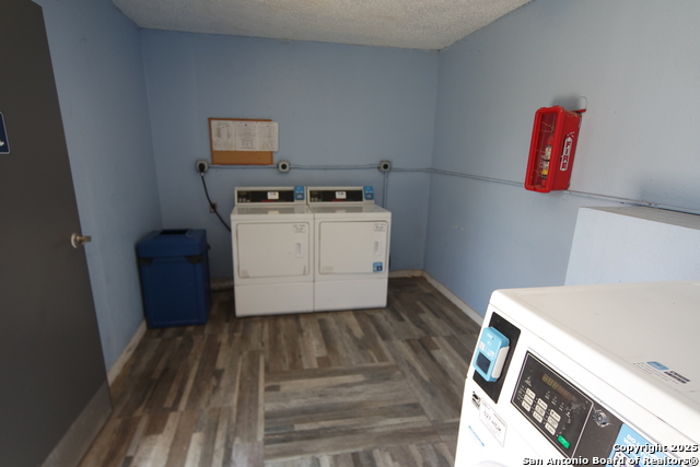 Listing photo id 14 for 642 Gillette Blvd