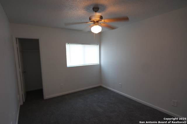 Listing photo id 6 for 642 Gillette Blvd