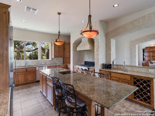 Listing photo id 8 for 1280 Mystic Pkwy