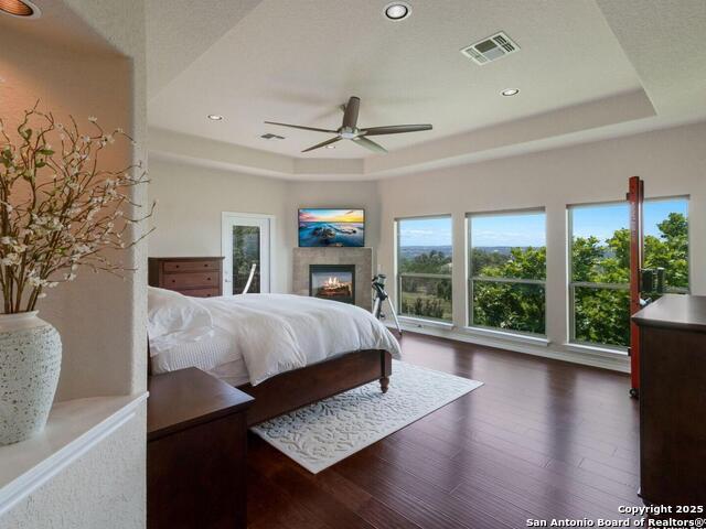 Listing photo id 13 for 1280 Mystic Pkwy