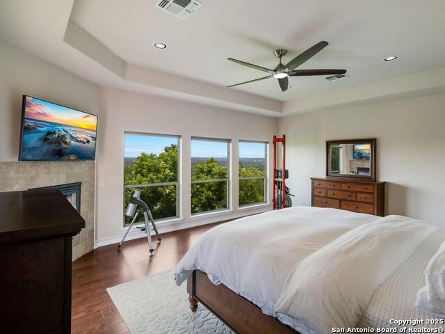 Listing photo id 14 for 1280 Mystic Pkwy