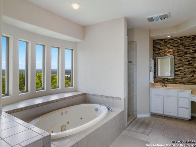 Listing photo id 17 for 1280 Mystic Pkwy