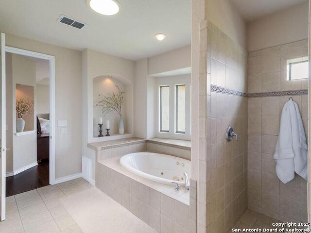 Listing photo id 19 for 1280 Mystic Pkwy