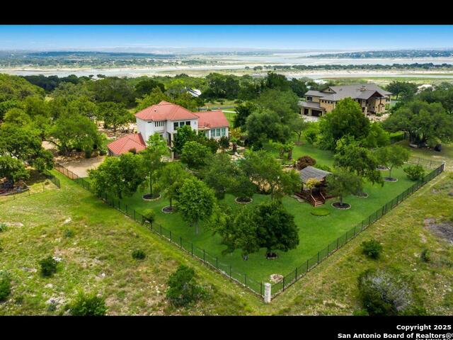 Listing photo id 37 for 1280 Mystic Pkwy