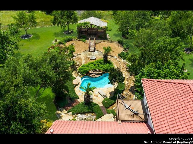 Listing photo id 39 for 1280 Mystic Pkwy