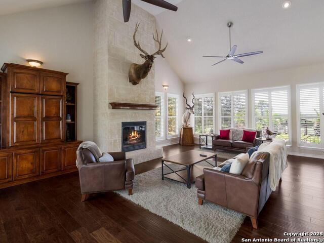 Listing photo id 5 for 1280 Mystic Pkwy