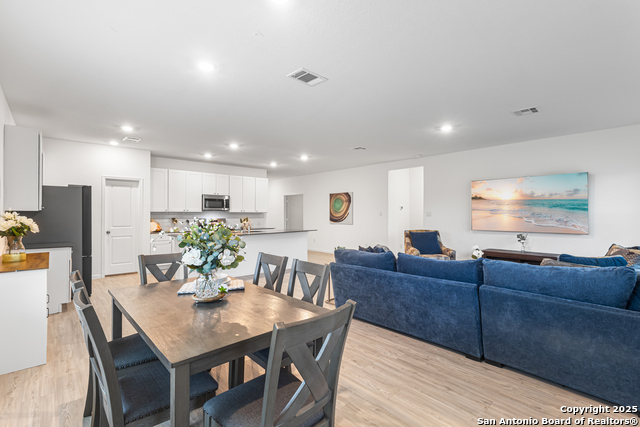 Image 6 of 25 For 14527 Austin Heights