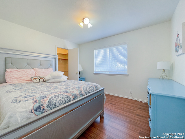 Listing photo id 17 for 11427 Baltic Dr