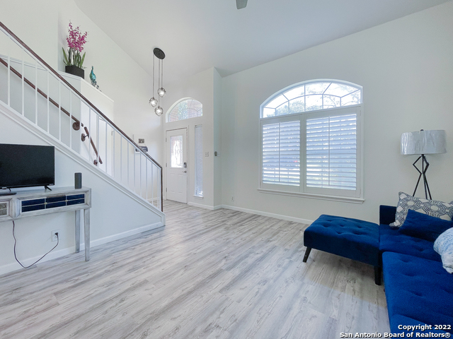 Listing photo id 0 for 11427 Baltic Dr