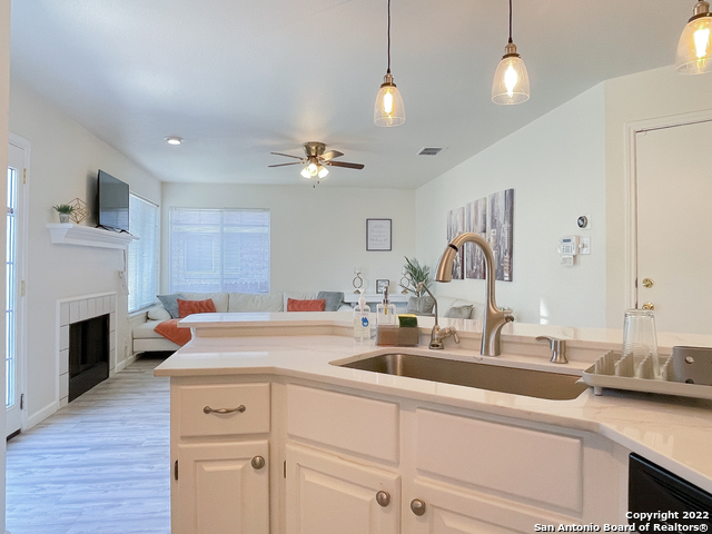 Listing photo id 5 for 11427 Baltic Dr