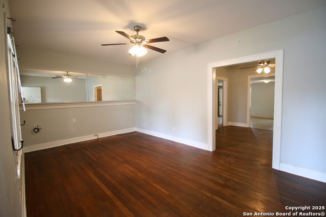 Listing photo id 8 for 213 Hart W