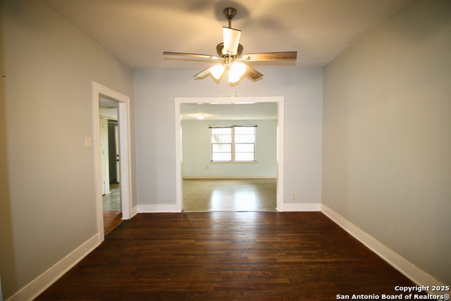 Listing photo id 10 for 213 Hart W