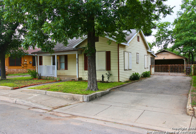 Listing photo id 1 for 213 Hart W