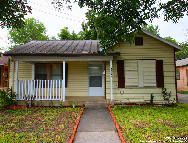 Listing photo id 2 for 213 Hart W