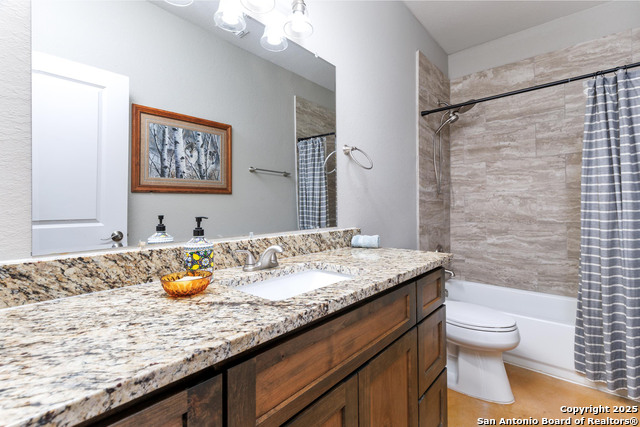 Listing photo id 9 for 868 Lakeridge Loop