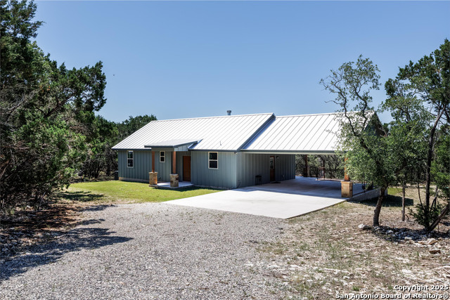 Listing photo id 22 for 868 Lakeridge Loop