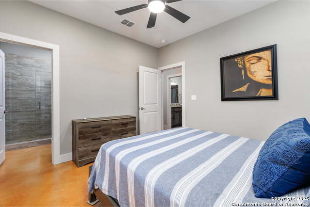 Listing photo id 6 for 868 Lakeridge Loop