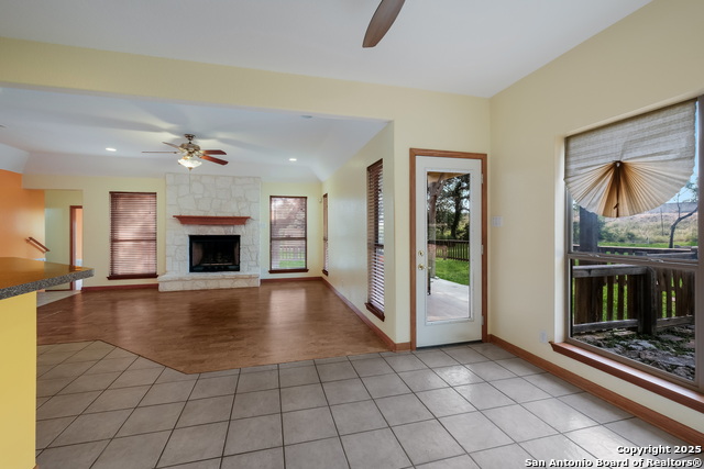 Image 4 of 19 For 542 Silver Springs