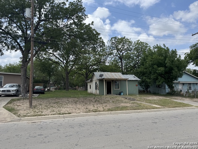 Details for 212 Doughty E, Uvalde, TX 78801