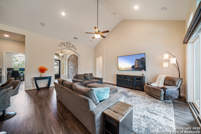 Listing photo id 8 for 8283 Apache