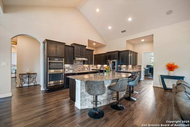 Listing photo id 9 for 8283 Apache