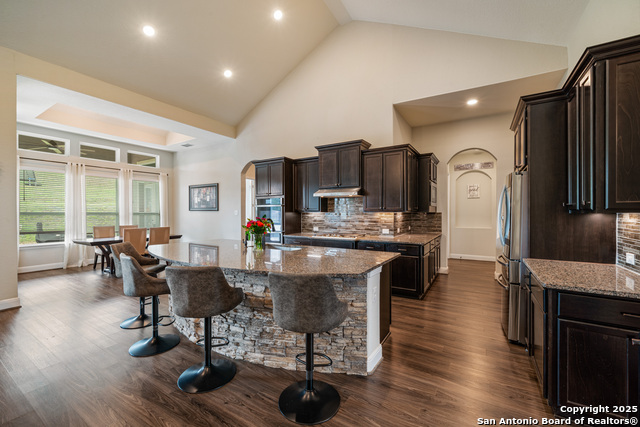 Listing photo id 10 for 8283 Apache