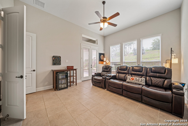Listing photo id 23 for 8283 Apache