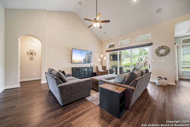 Listing photo id 6 for 8283 Apache