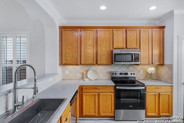 Listing photo id 13 for 10907 Sangria Mist
