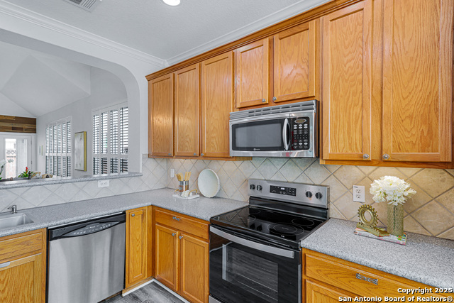 Listing photo id 16 for 10907 Sangria Mist