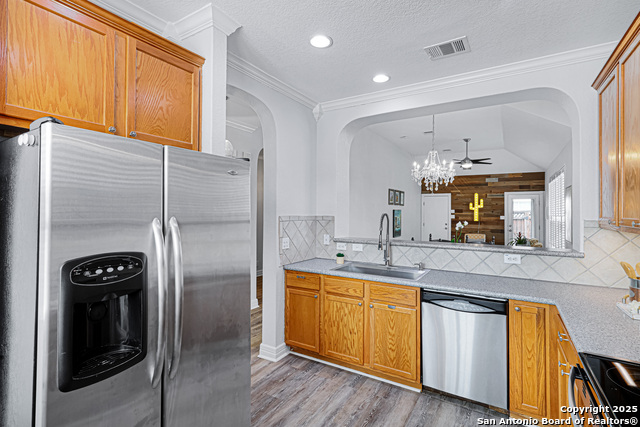 Listing photo id 17 for 10907 Sangria Mist