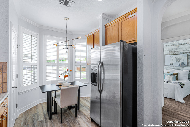 Listing photo id 18 for 10907 Sangria Mist