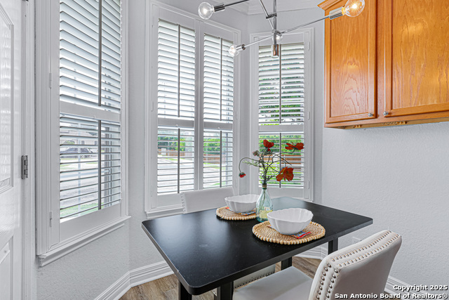 Listing photo id 19 for 10907 Sangria Mist
