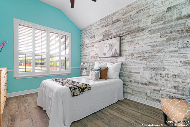 Listing photo id 29 for 10907 Sangria Mist