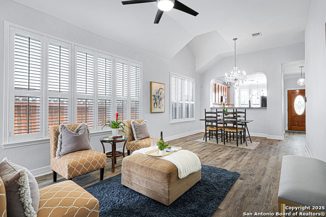 Listing photo id 5 for 10907 Sangria Mist