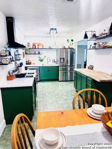 Listing photo id 8 for 703 Mcdougal