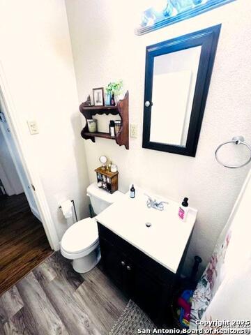Listing photo id 22 for 703 Mcdougal