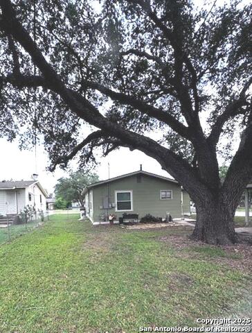 Listing photo id 28 for 703 Mcdougal