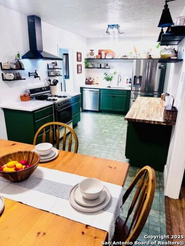 Listing photo id 7 for 703 Mcdougal