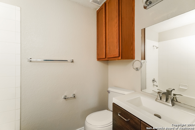 Image 11 of 16 For 2311 Camberly