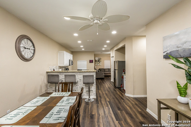 Listing photo id 10 for 1202 Center N