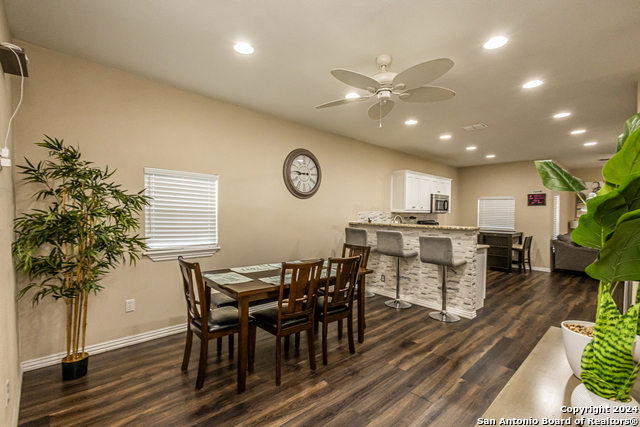 Listing photo id 11 for 1202 Center N
