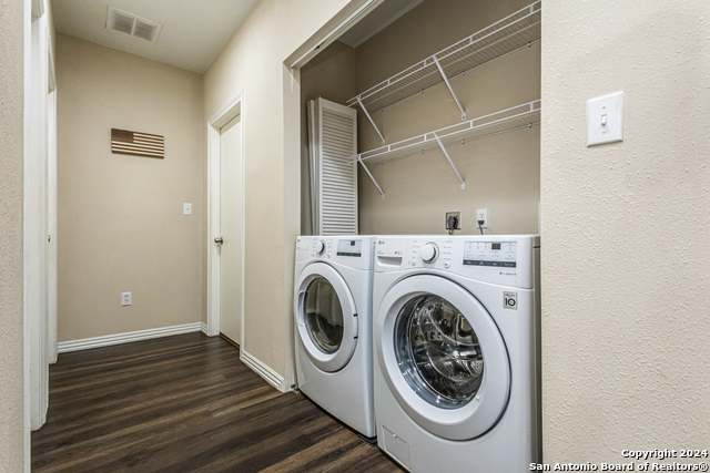 Listing photo id 16 for 1202 Center N