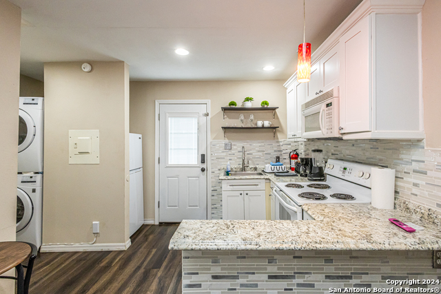 Listing photo id 33 for 1202 Center N
