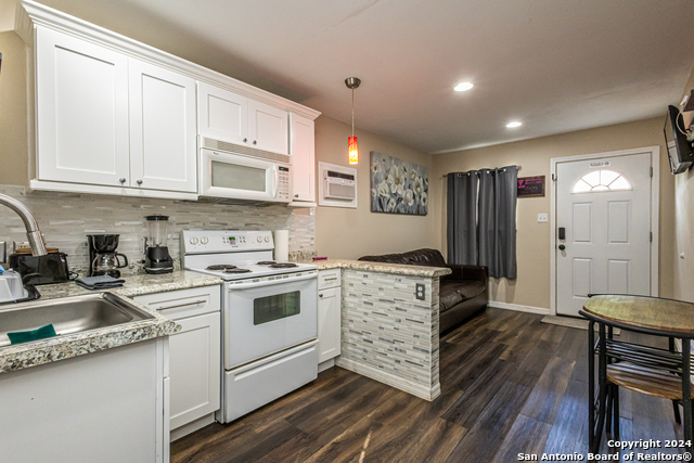 Listing photo id 36 for 1202 Center N