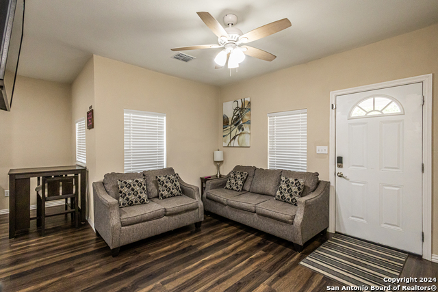 Listing photo id 2 for 1202 Center N