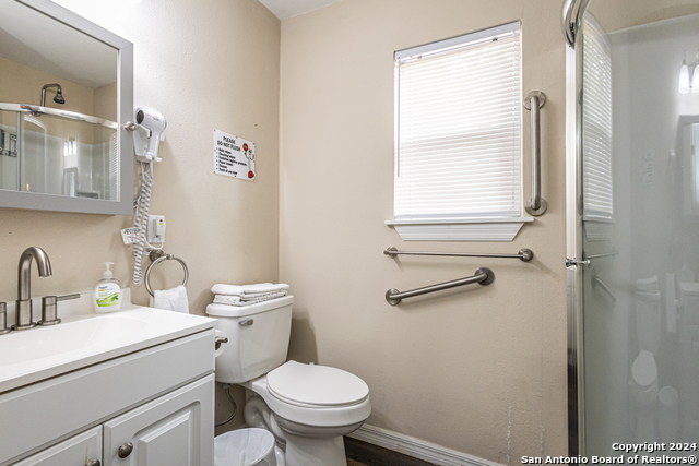 Listing photo id 39 for 1202 Center N