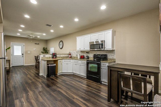 Listing photo id 5 for 1202 Center N