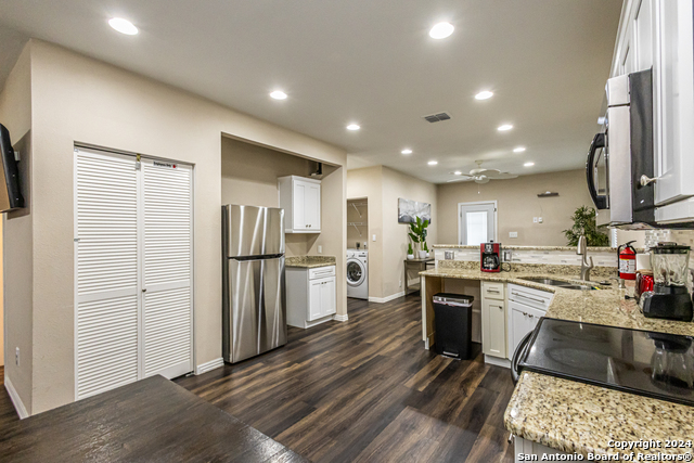 Listing photo id 6 for 1202 Center N