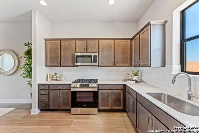 Listing photo id 5 for 7942 Kennedy Hl #8 8